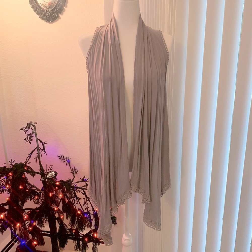 Knox Rose Gray Vest